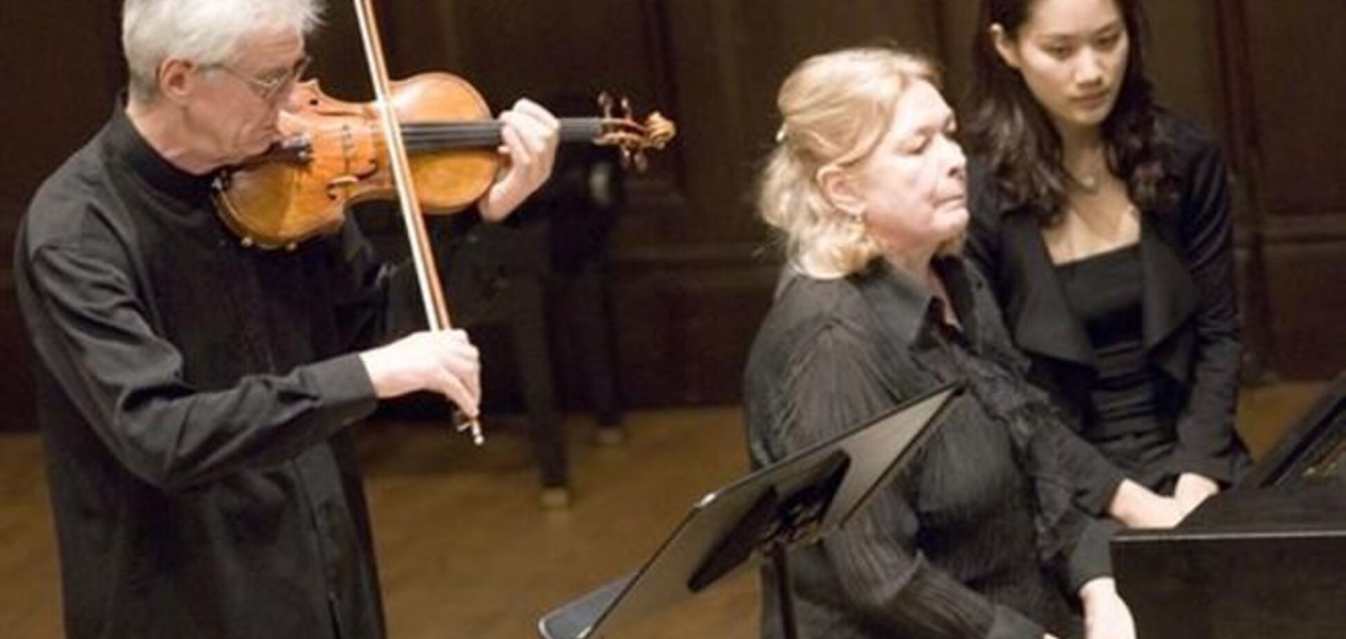 Известный украинский скрипач попал в ДТП, его жена погибла