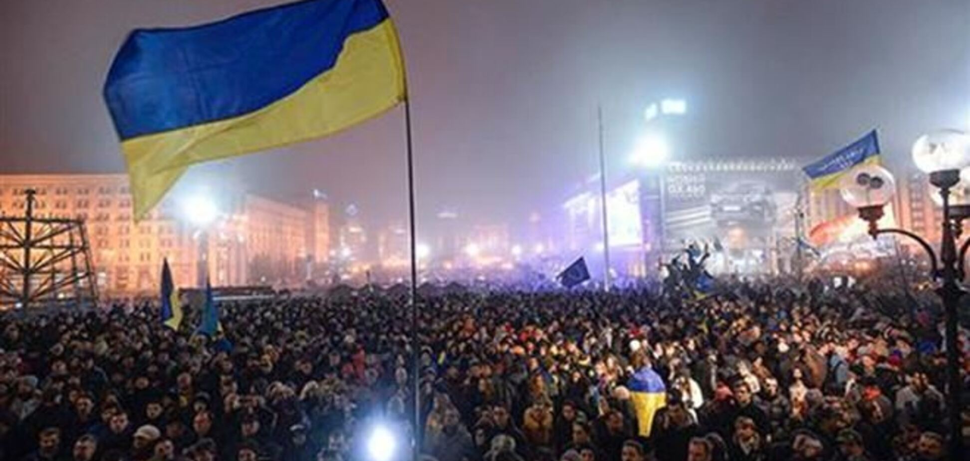 Евромайдановцы ночью согревались дискотекой и футболом