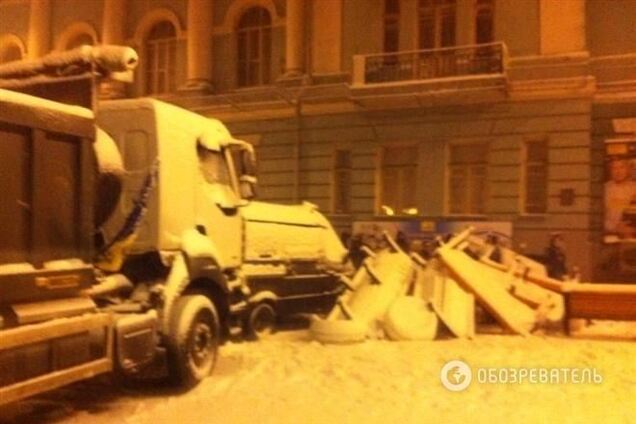 Задачей милиции было разблокировать улицы для передвижения людей и транспорта - МВД