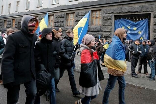 До Кабміну йдуть дві колони мітингувальників