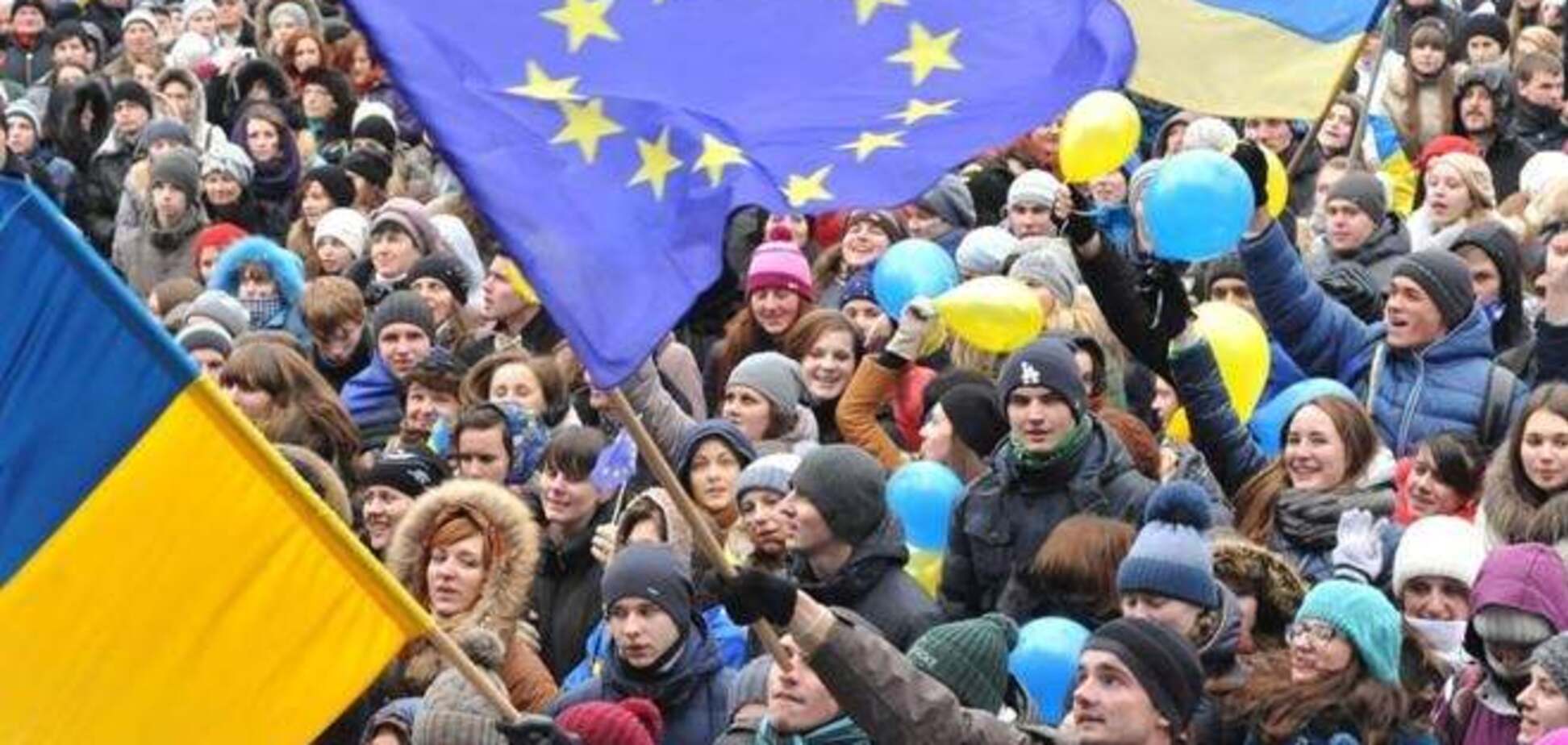 Евромайдановцы начинают собираться у баррикад