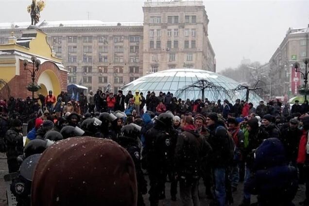 На Евромайдане усилили контроль за пьяными