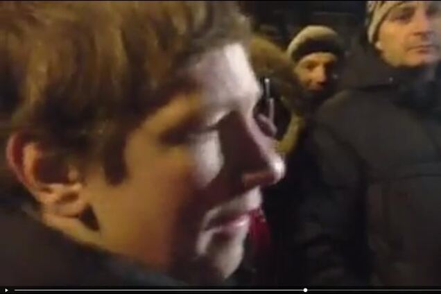 На Евромайдане поймали юношу, бросившего петарду в 'Беркут'