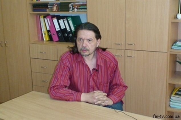 Донець читає молитви, а Бригинець - українських письменників. Відео