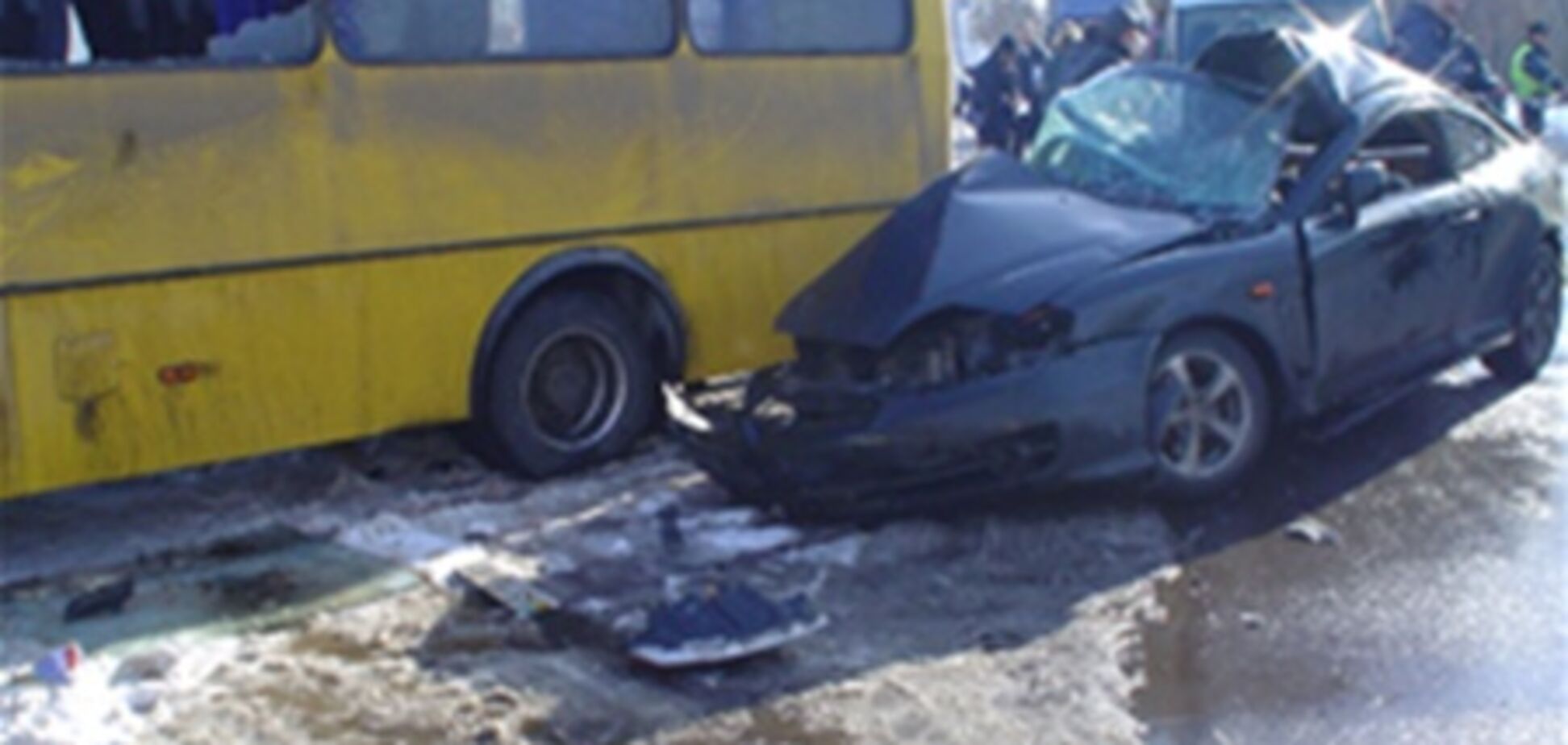 У Дніпродзержинську ДТП з маршруткою: дві людини загинули, три травмовані