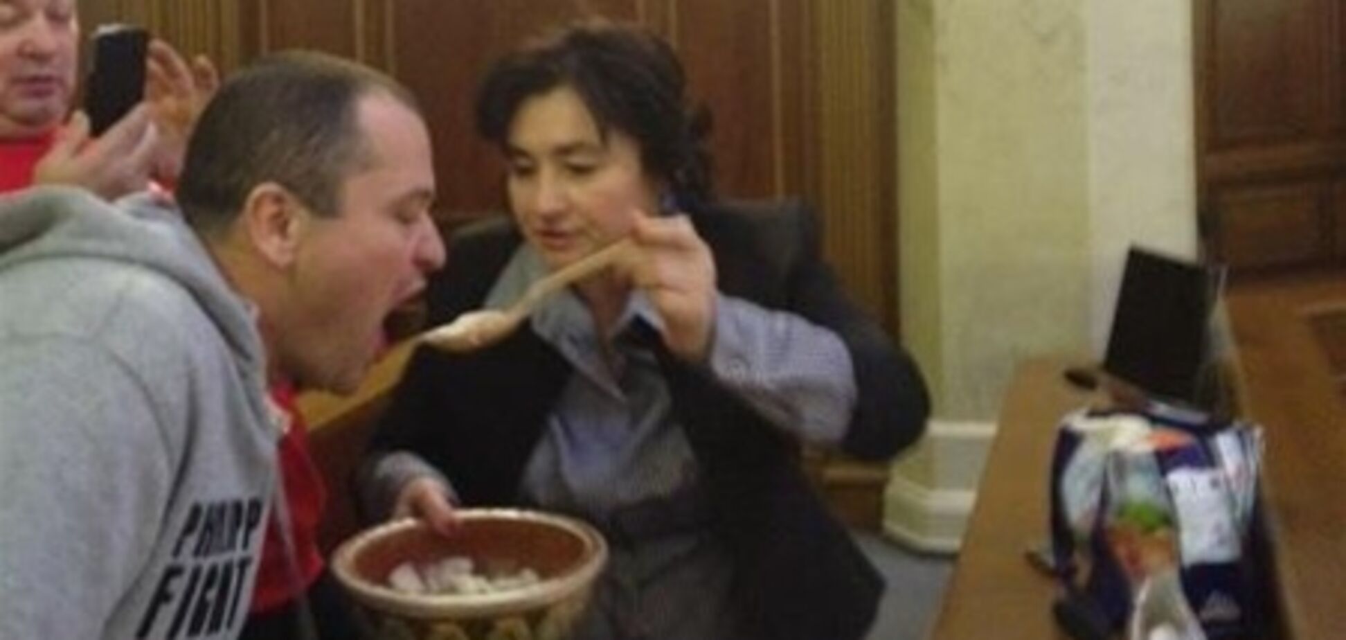 УДАР кличе соратників по опозиції в Раду на вареники