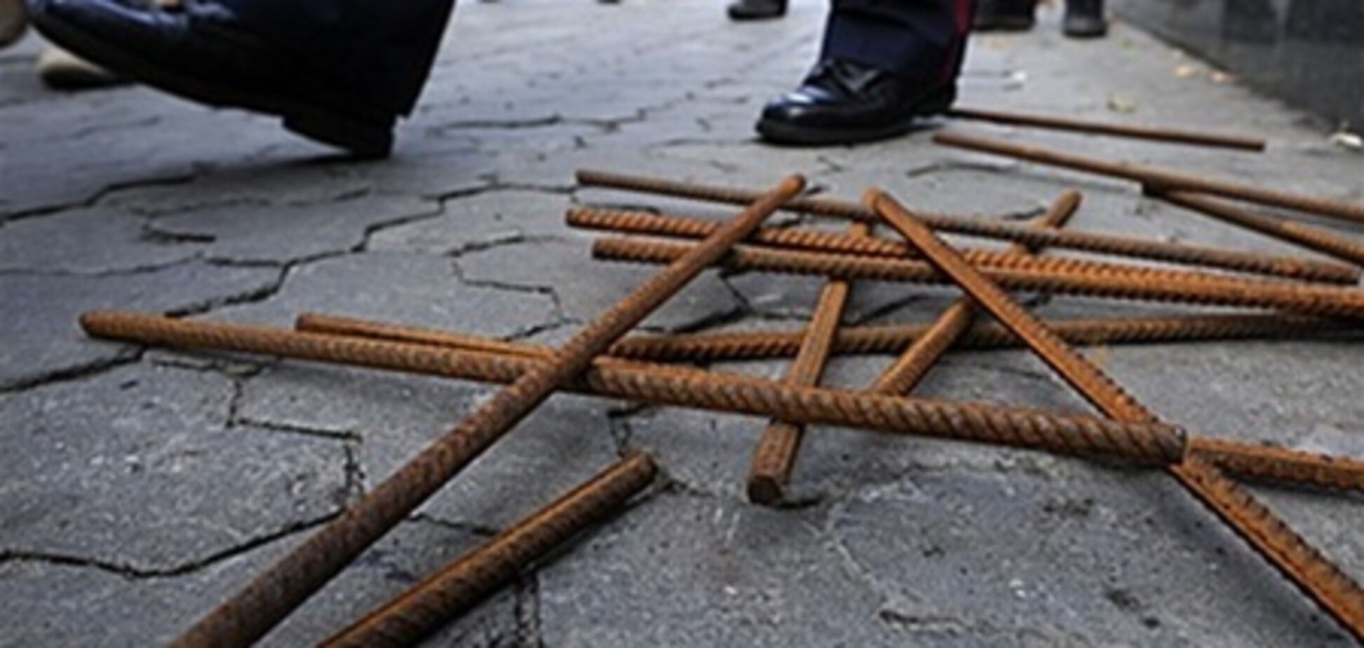 На Закарпатье депутата избили железными прутьями