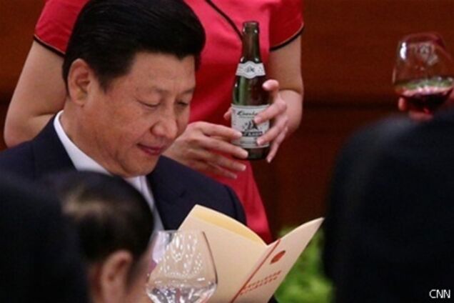 Новый лидер КНР пытается сделать китайских чиновников скромными