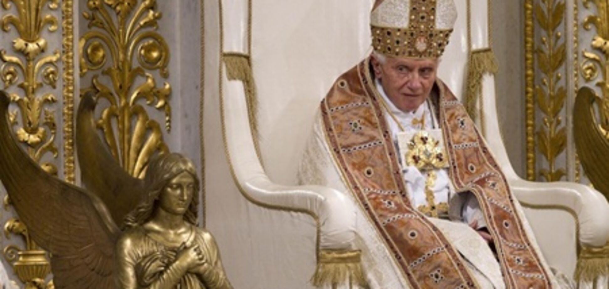 Бенедикт XVI переніс операцію на серці - ЗМІ