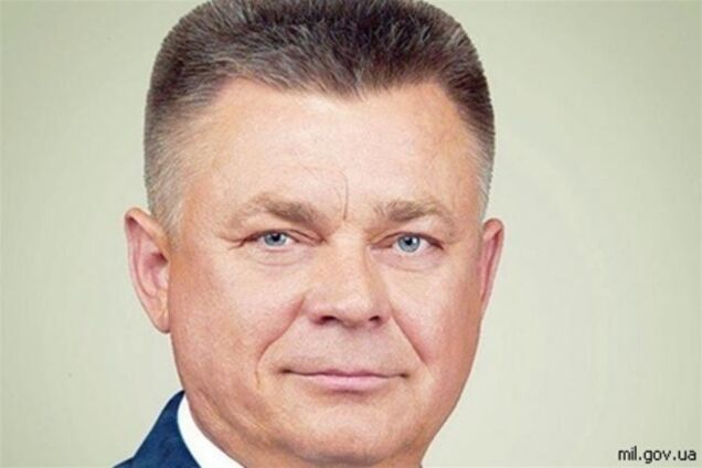 Глава Минобороны Украины проверит военные билеты женихов своих пяти дочерей