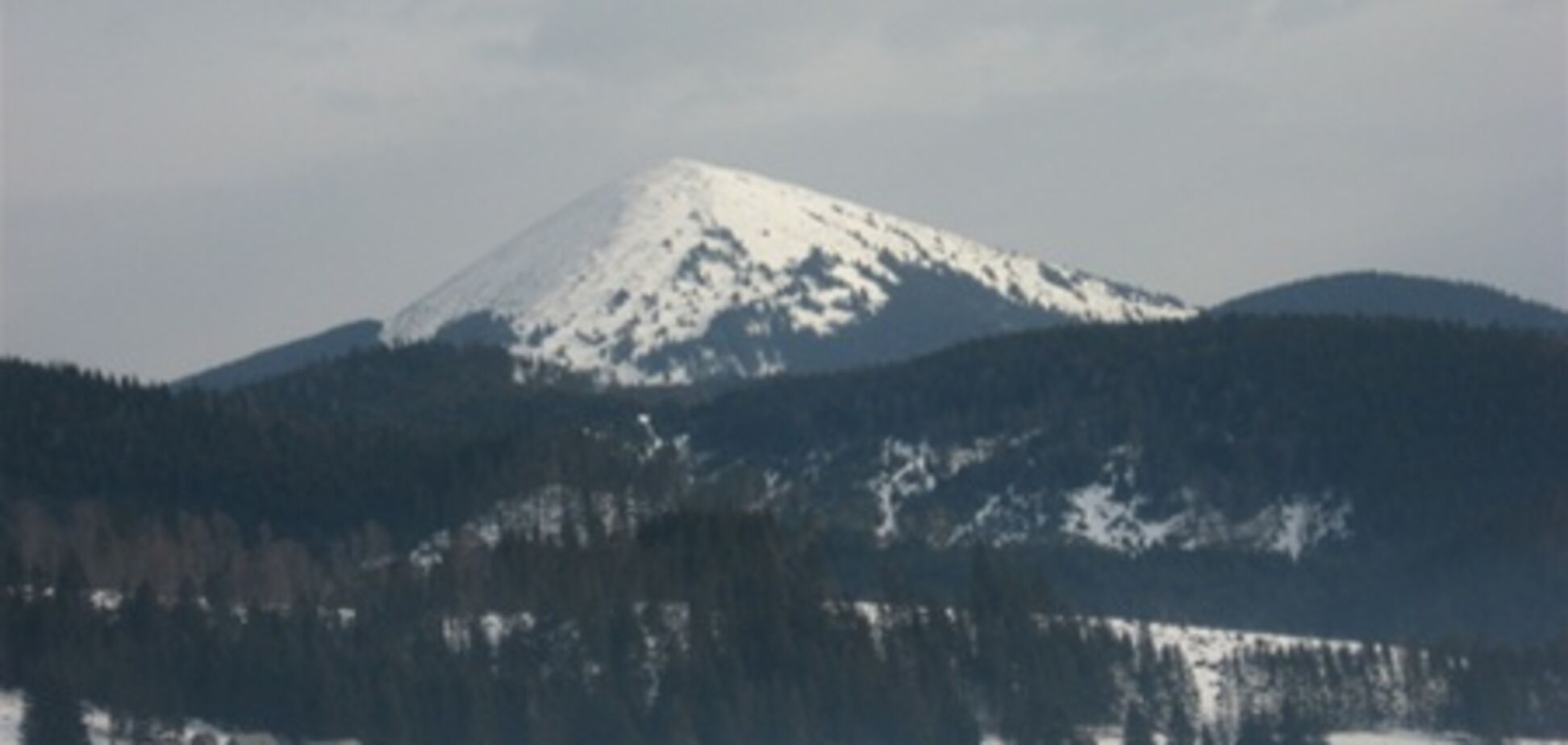 На Прикарпатті знайшли заблукалих в горах сноубордистів