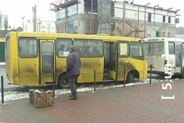 На Ленинградской площади появился конкурент частных маршруток