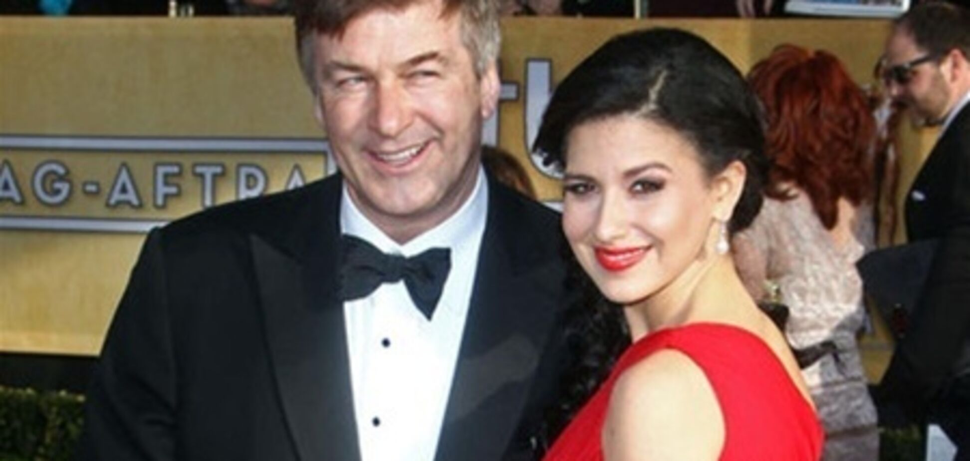 Жена Болдуина оригинально сообщила о беременности