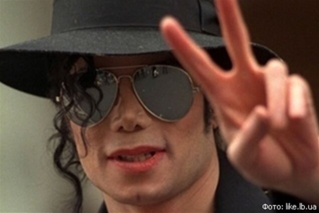 Фетровая шляпа Майкла Джексона ушла с молотка 