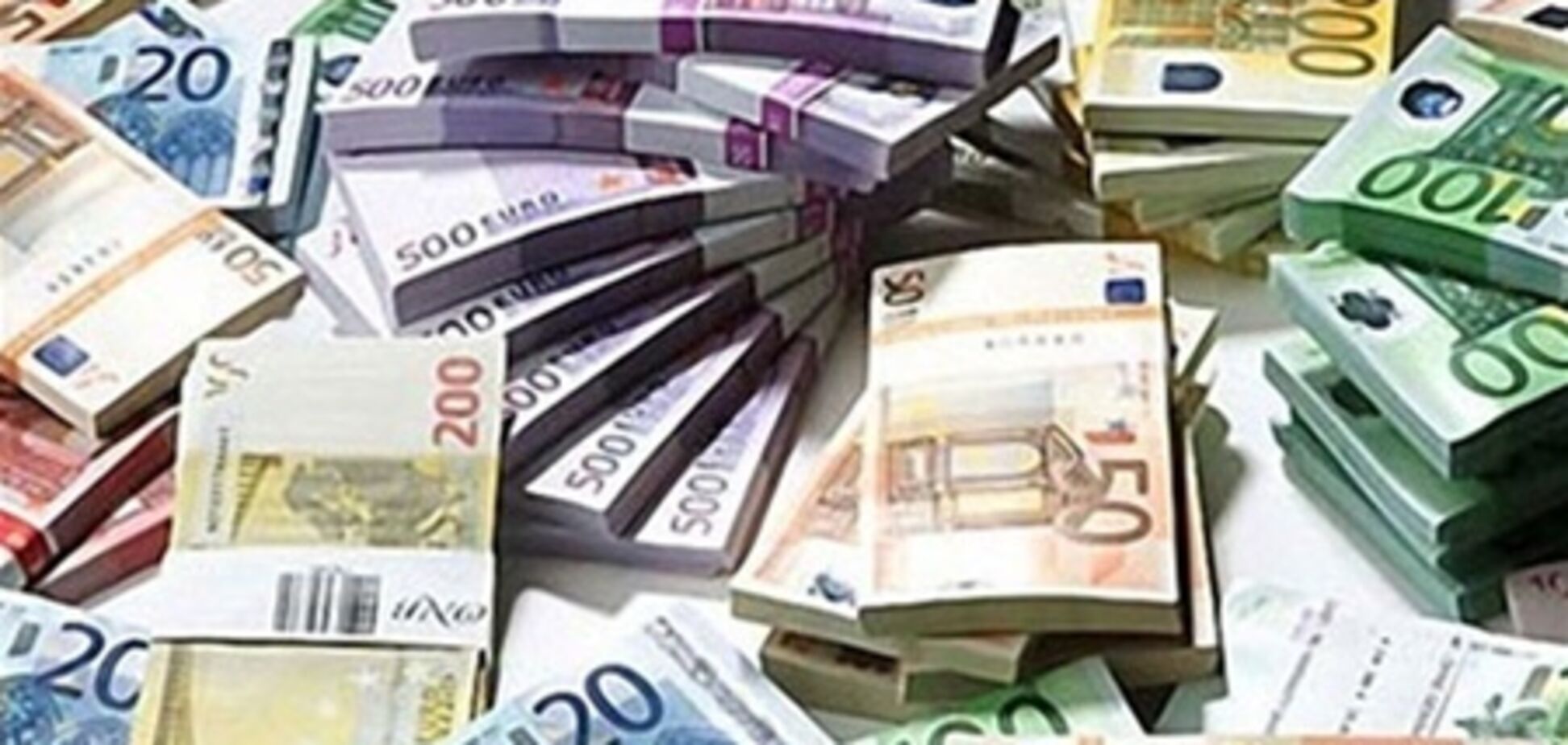 Евро на межбанке поднимается в цене