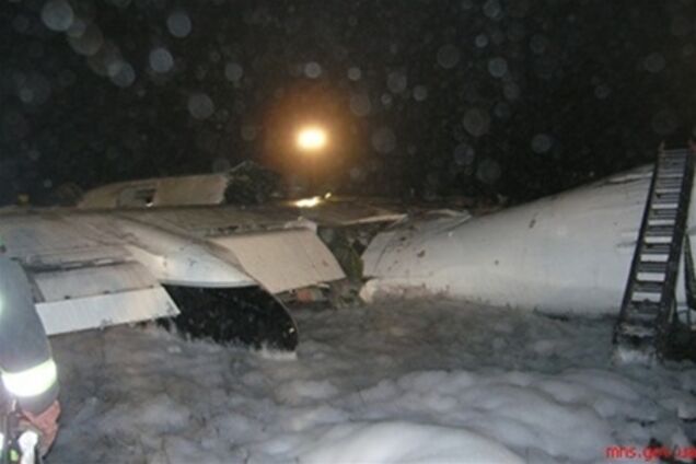 Ан-24 в Донецьку міг зачепити вишку - прокуратура