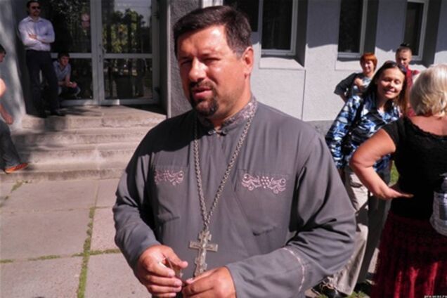 В Киеве националисты избили священника УПЦ МП
