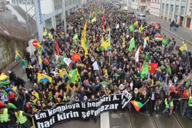 В Страсбурге акция протеста курдов собрала десятки тысяч человек