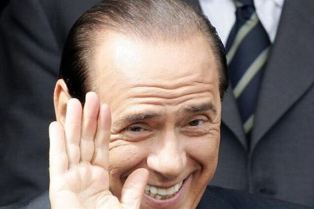 Берлусконі обіцяє напитися, якщо Монті програє на виборах