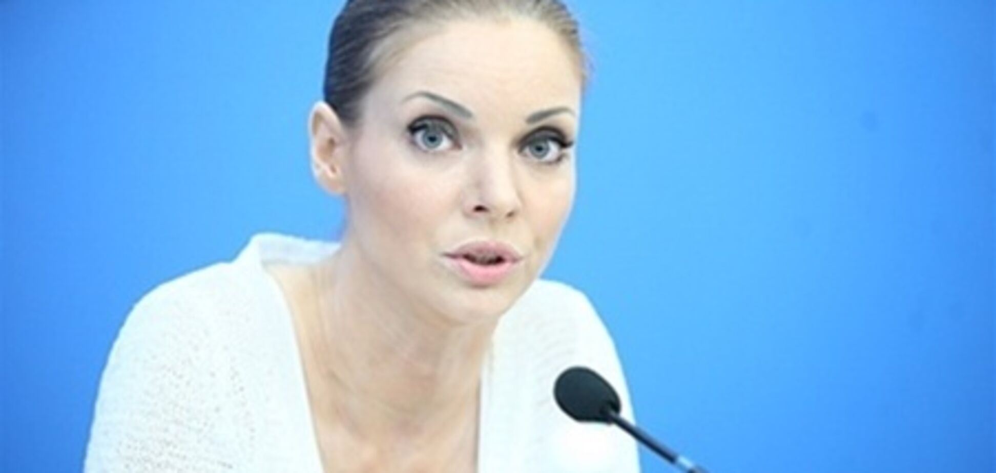 Окунська заявляє, що Власенко знову її побив