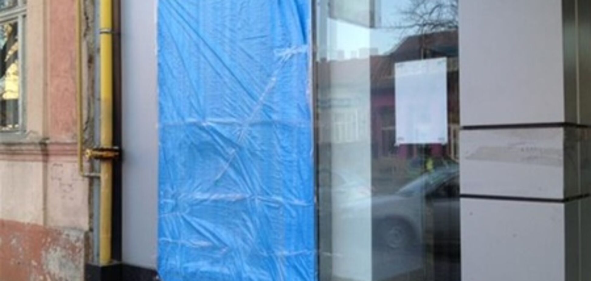 В Ужгороде пьяный безработный разбил десять машин и несколько витрин