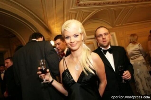 Власенко вигнав Окунську разом з дітьми з дому