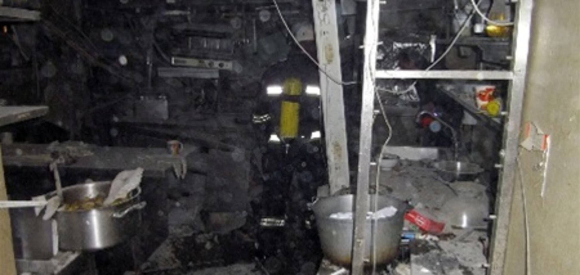 Состояние пострадавших при взрыве в 'Апреле' крайне тяжелое