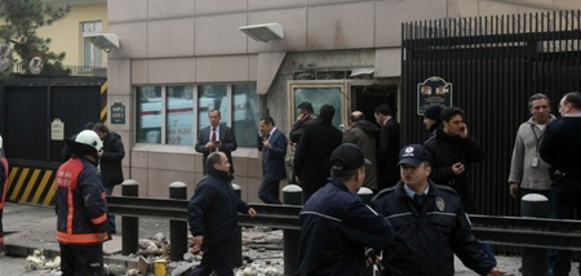 Взрыв у посольства США в Анкаре устроил террорист с 'расстройством умственной деятельности'