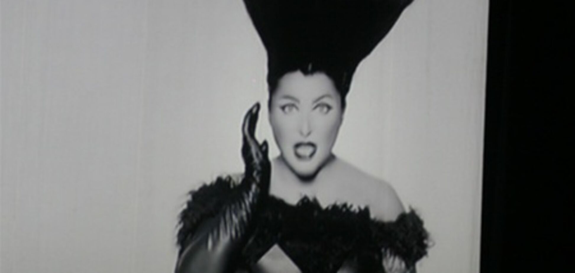 Лолита в Киеве: о климаксе, Кремле, курении и душе