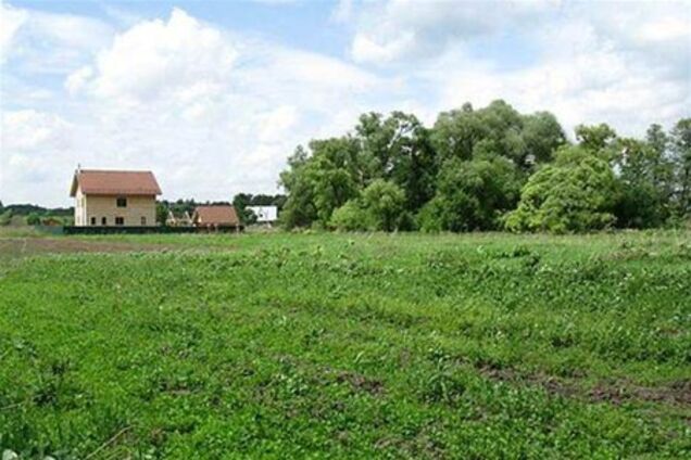 Земля под Киевом подорожала до $3 142 за сотку