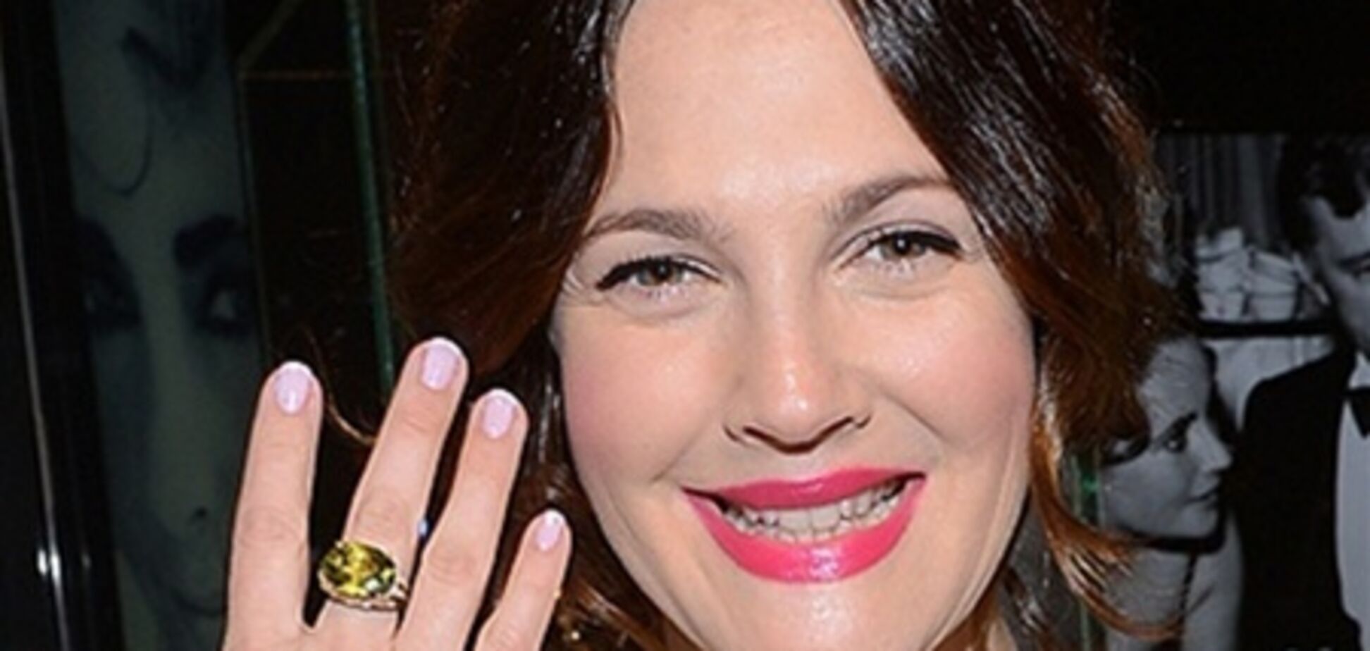 Голливудские красотки примеряли ювелирные новинки. Фото