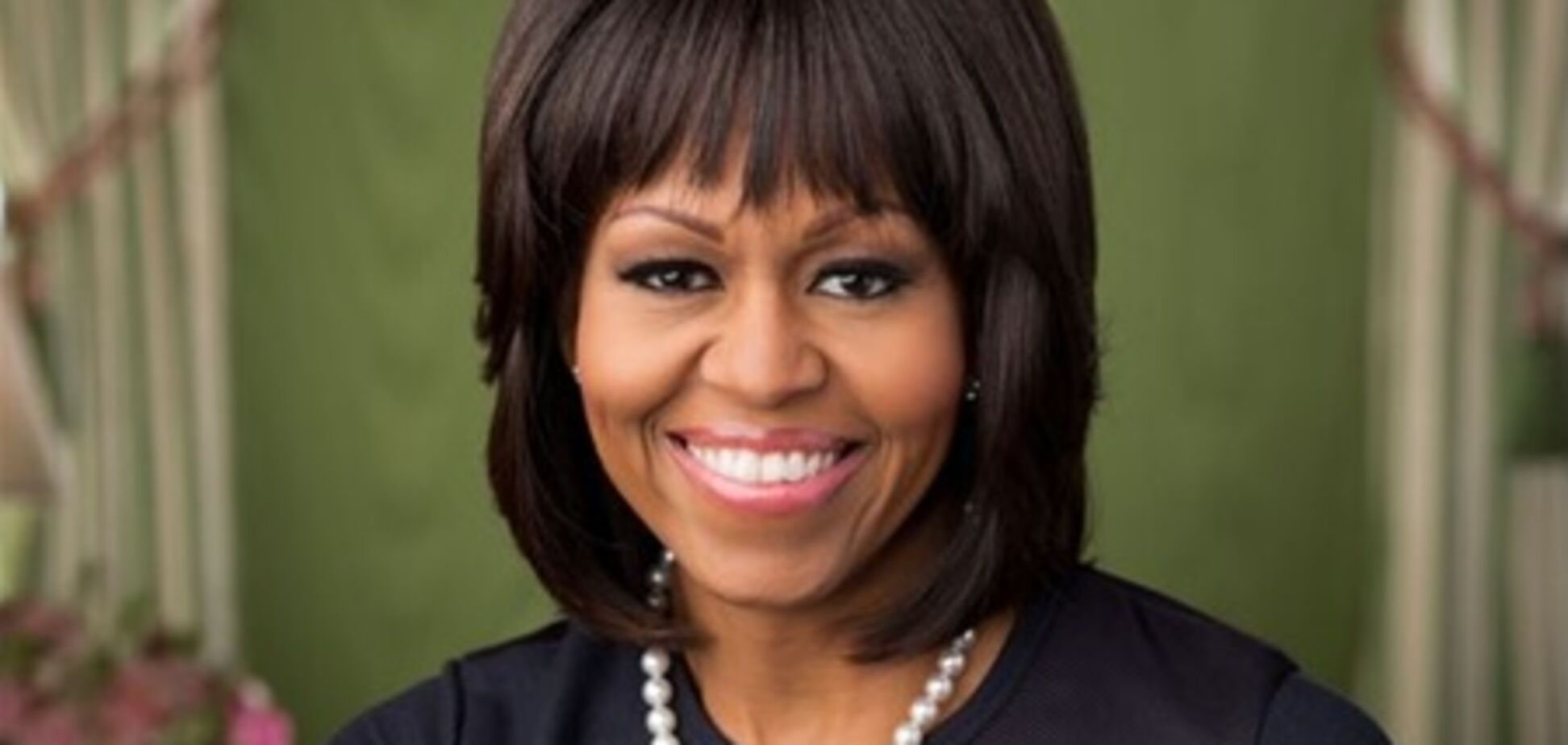 Белый дом представил новый официальный портрет Мишель Обамы