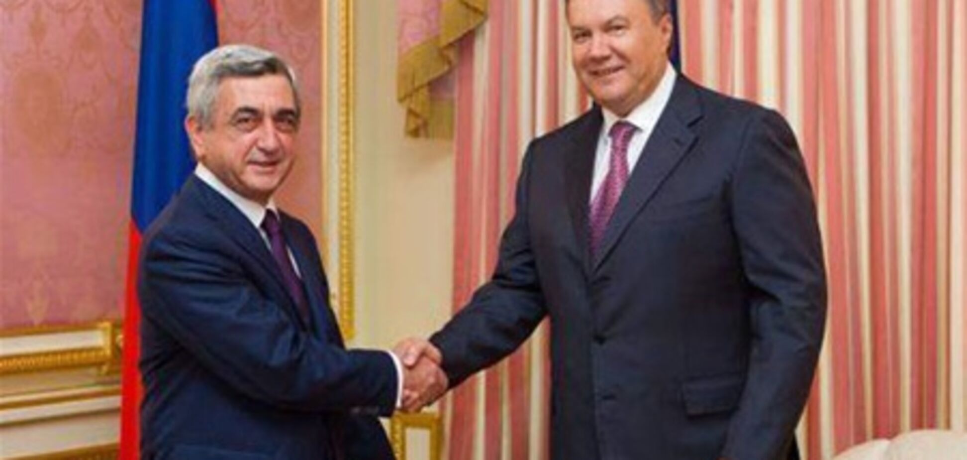 Янукович поздравил Саргсяна с победой на выборах