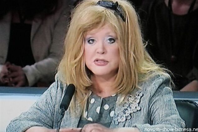 Из-за депрессии Пугачева остригла волосы