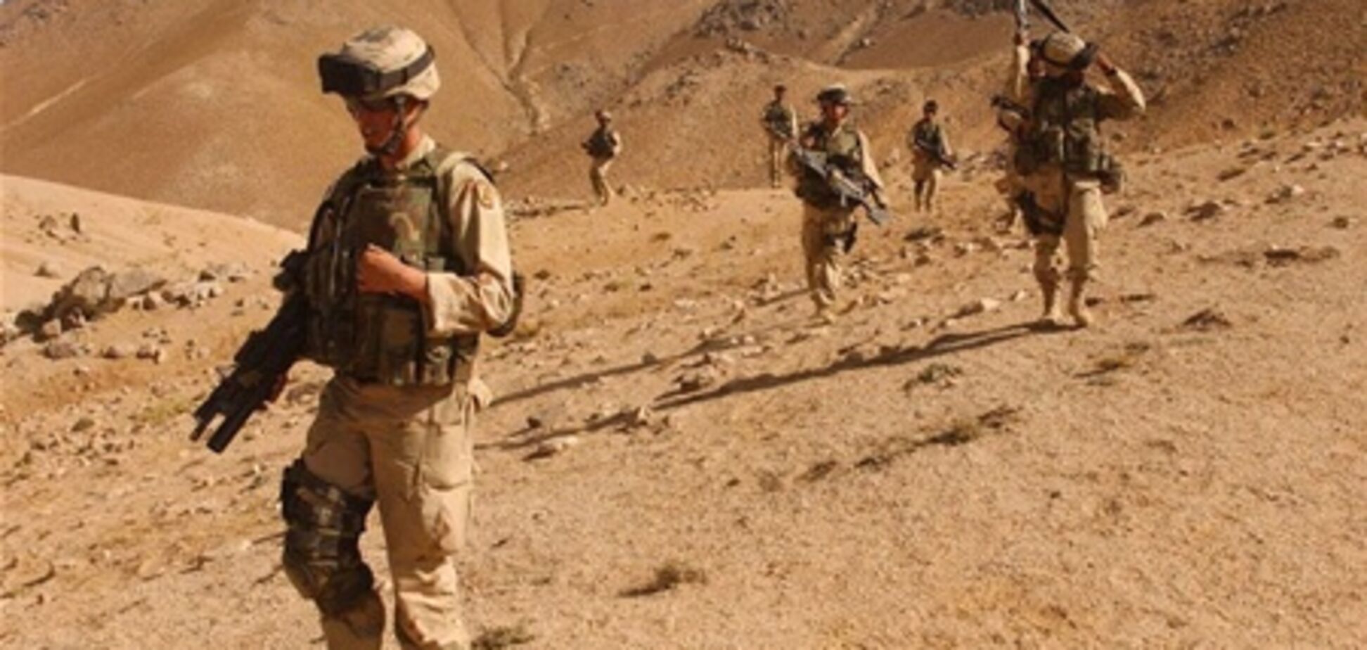 Войска НАТО могут остаться в Афганистане после 2014 года - источник