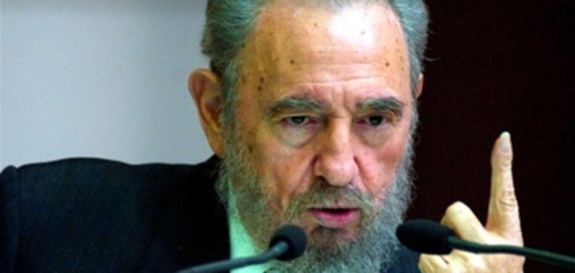 Медведев обсудил с Кастро челябинский метеорит