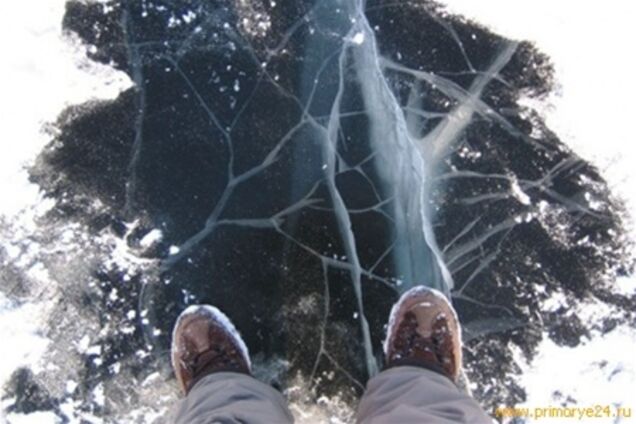 40 рыбаков оказались на отколовшейся льдине на Полтавщине