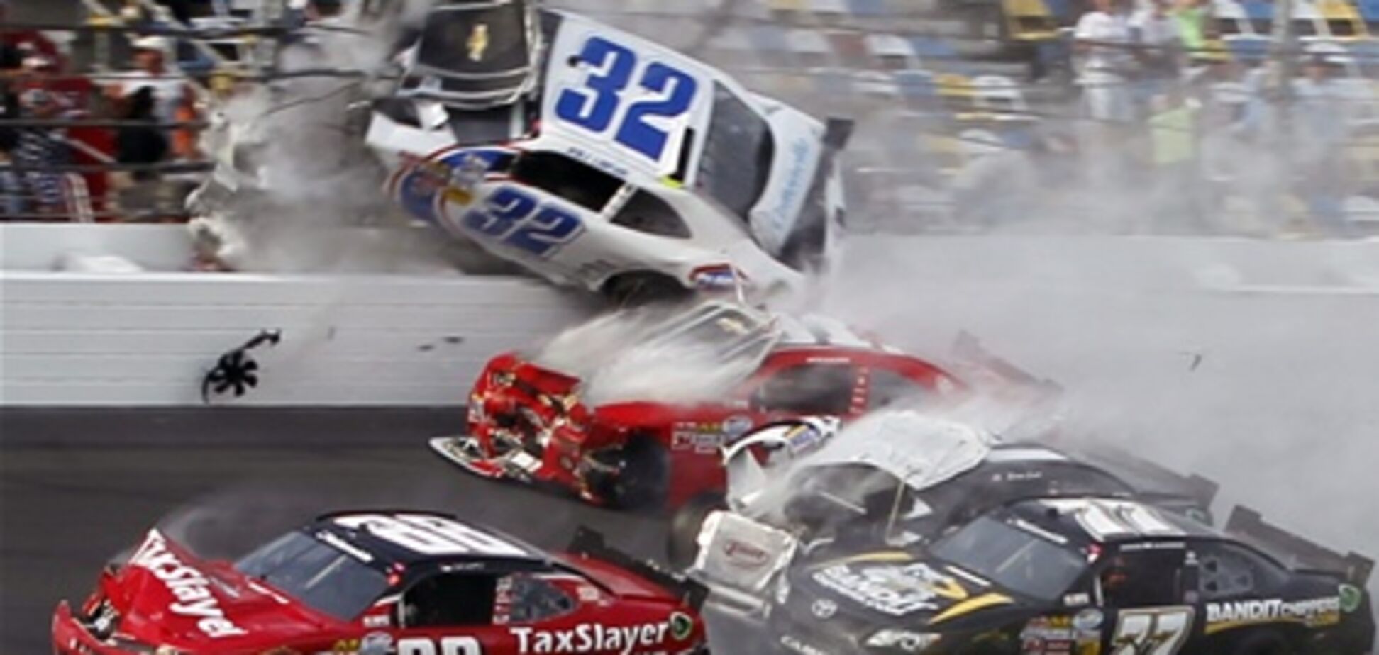 Зростає кількість постраждалих в аварії на гонках в США