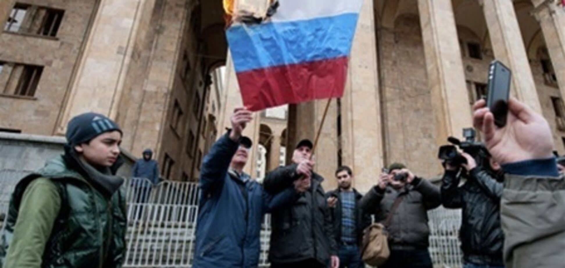 На акції протесту в Тбілісі спалили російський прапор