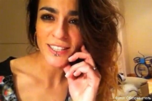 Испанская певица Bebe требует шоколад и воду