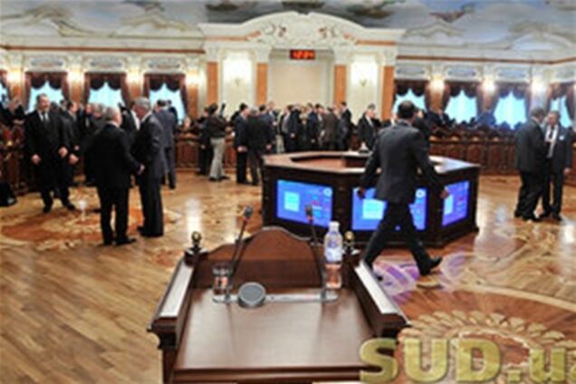 Судьи Украины решили скрывать свои доходы и расходы - СМИ