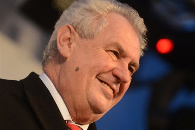 У Чехії звільнили працівника ТВ, який виклав курйозне відео з президентом