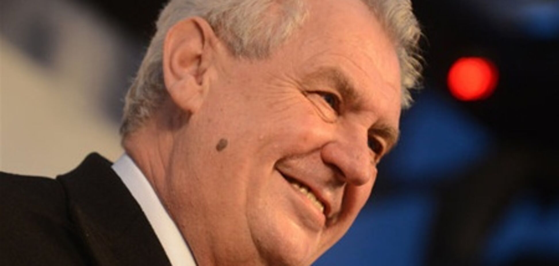 У Чехії звільнили працівника ТВ, який виклав курйозне відео з президентом