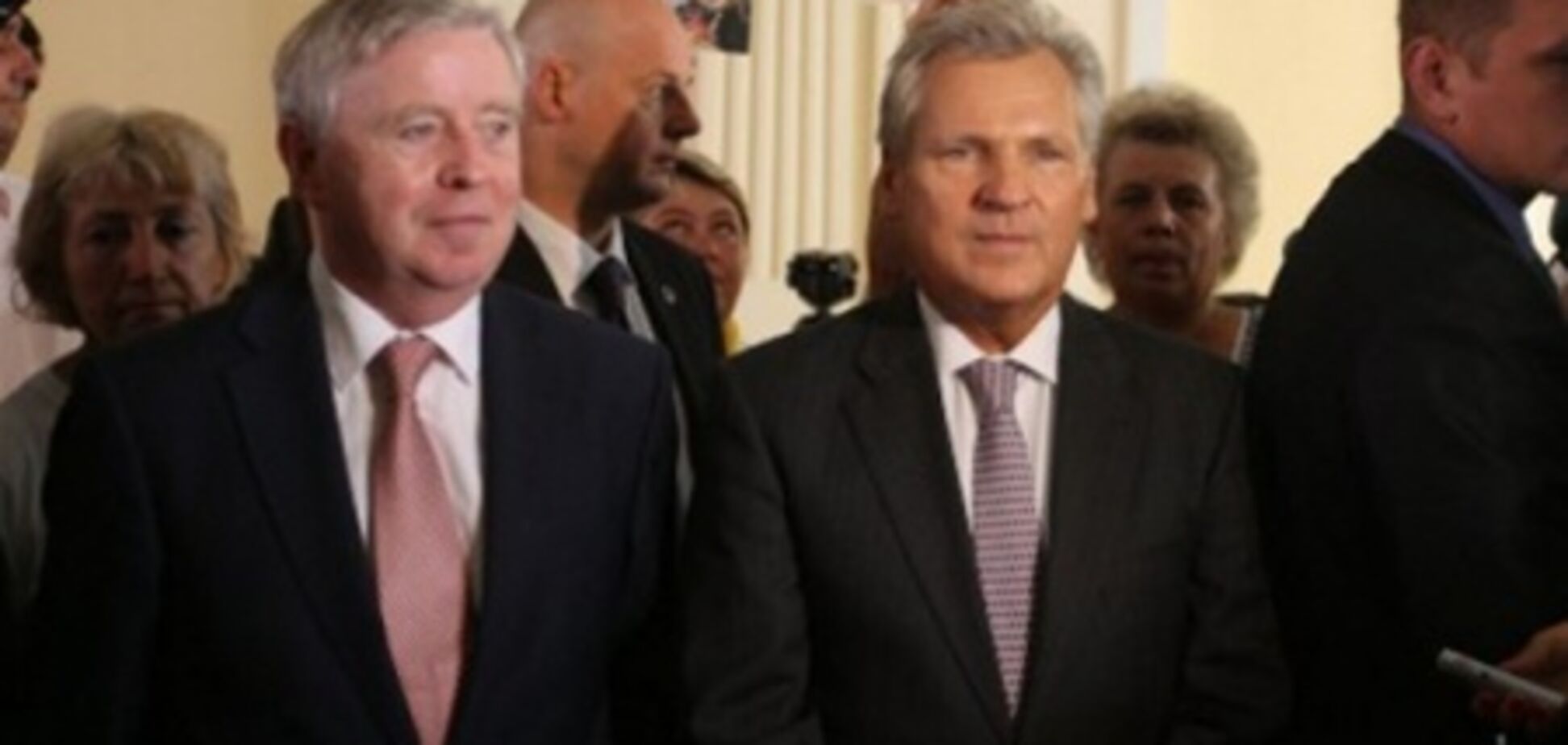 Місія Кокса-Кваснєвського просила Януковича помилувати Луценко