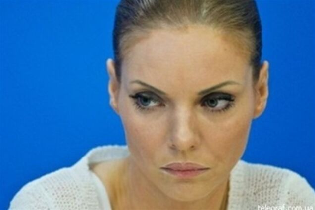 Окунська через суд вимагає помістити Власенко в психлікарню