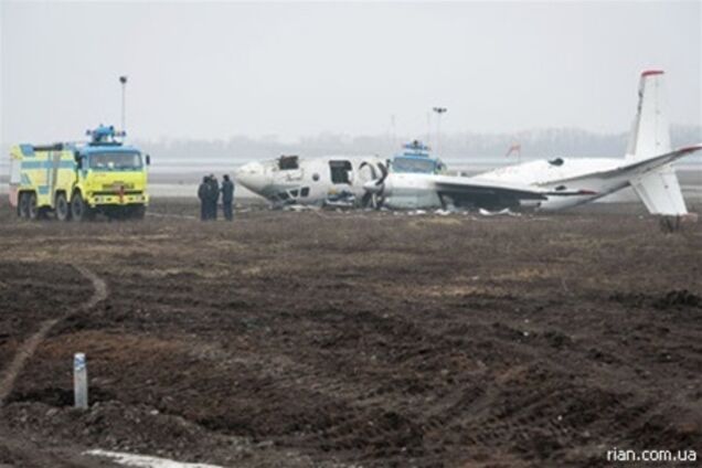 Слідство розглядає три версії катастрофи Ан-24 в Донецьку