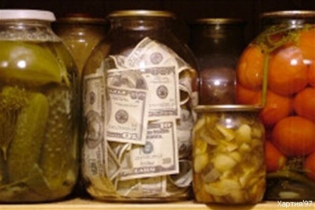 В Беларуси доллары уничтожает невидимый грибок - СМИ