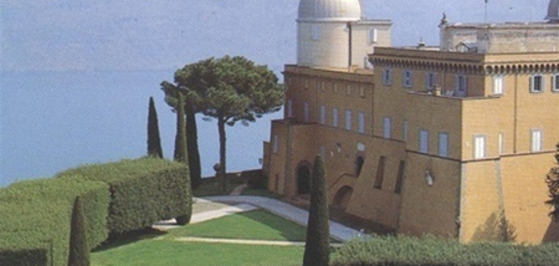 Ватикан показал место, где будет обитать экс-Папа. Видео