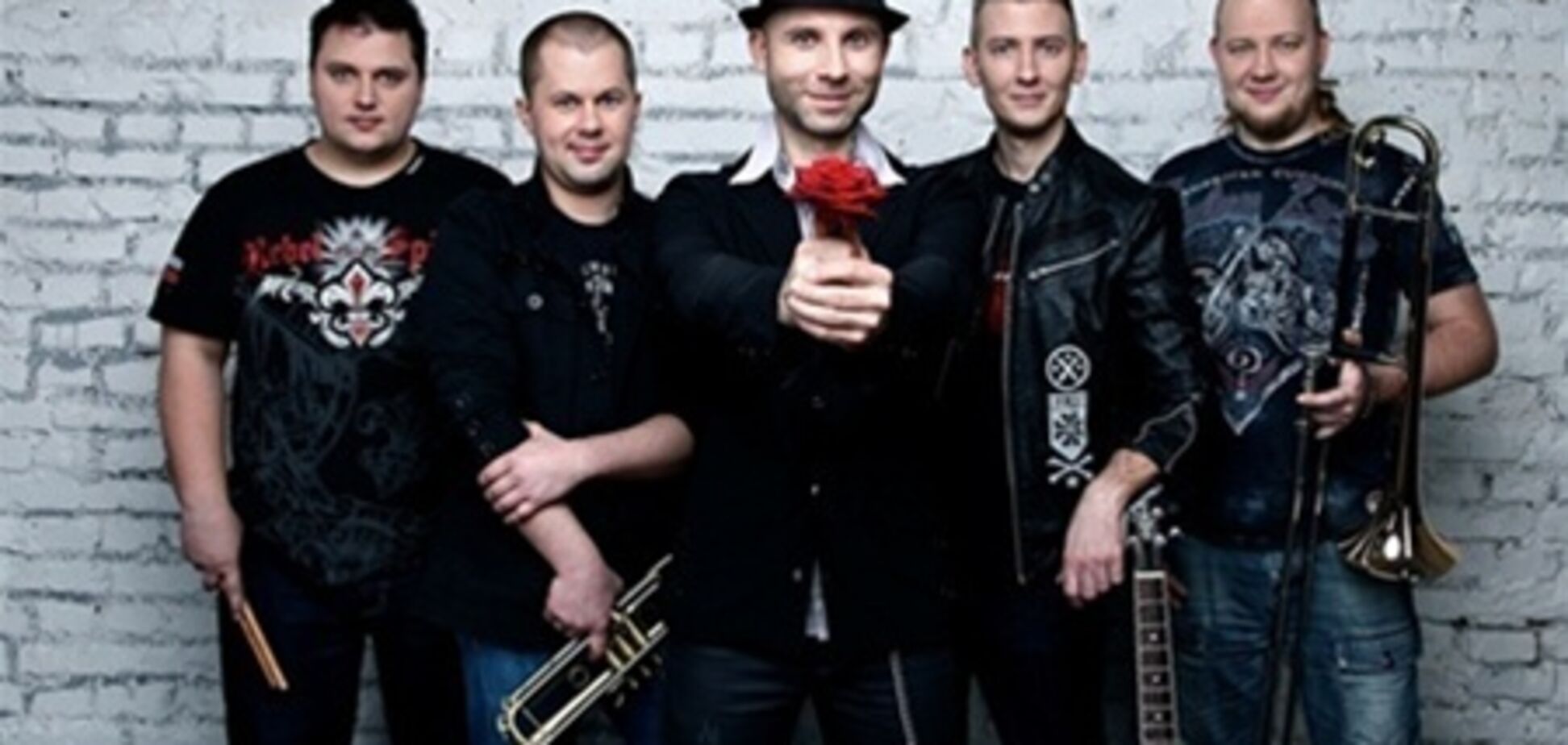 Красноокого искусала фанатка. Видео