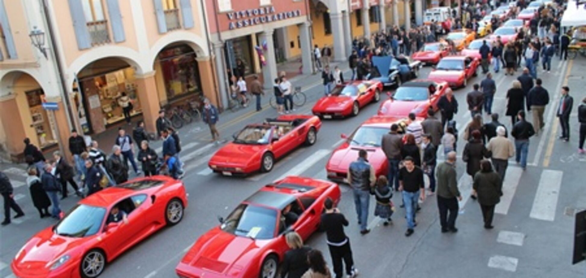 Парад легендарных итальянских автомобилей пройдет в Модене